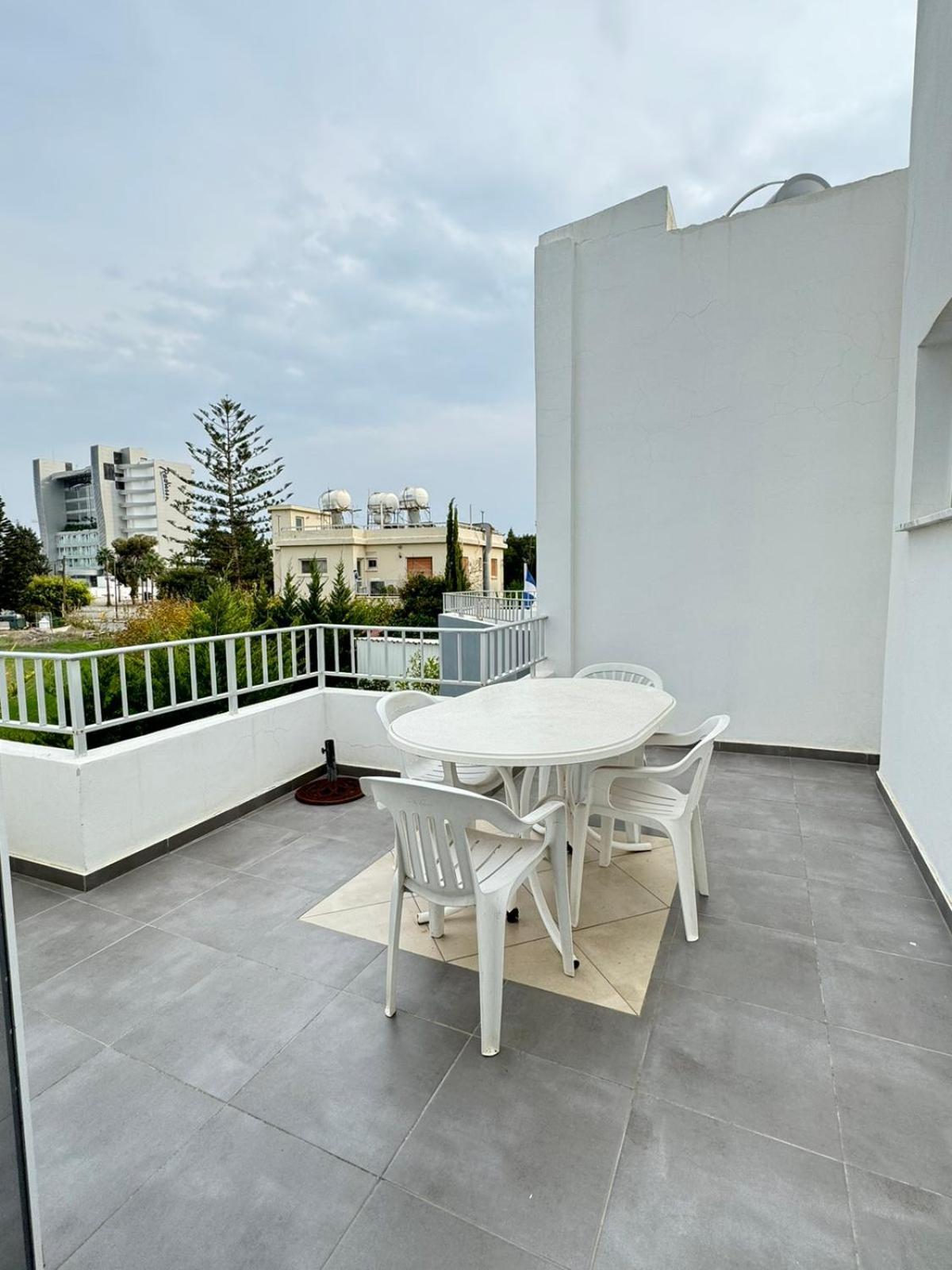 Sea Apartments Ларнака Екстер'єр фото